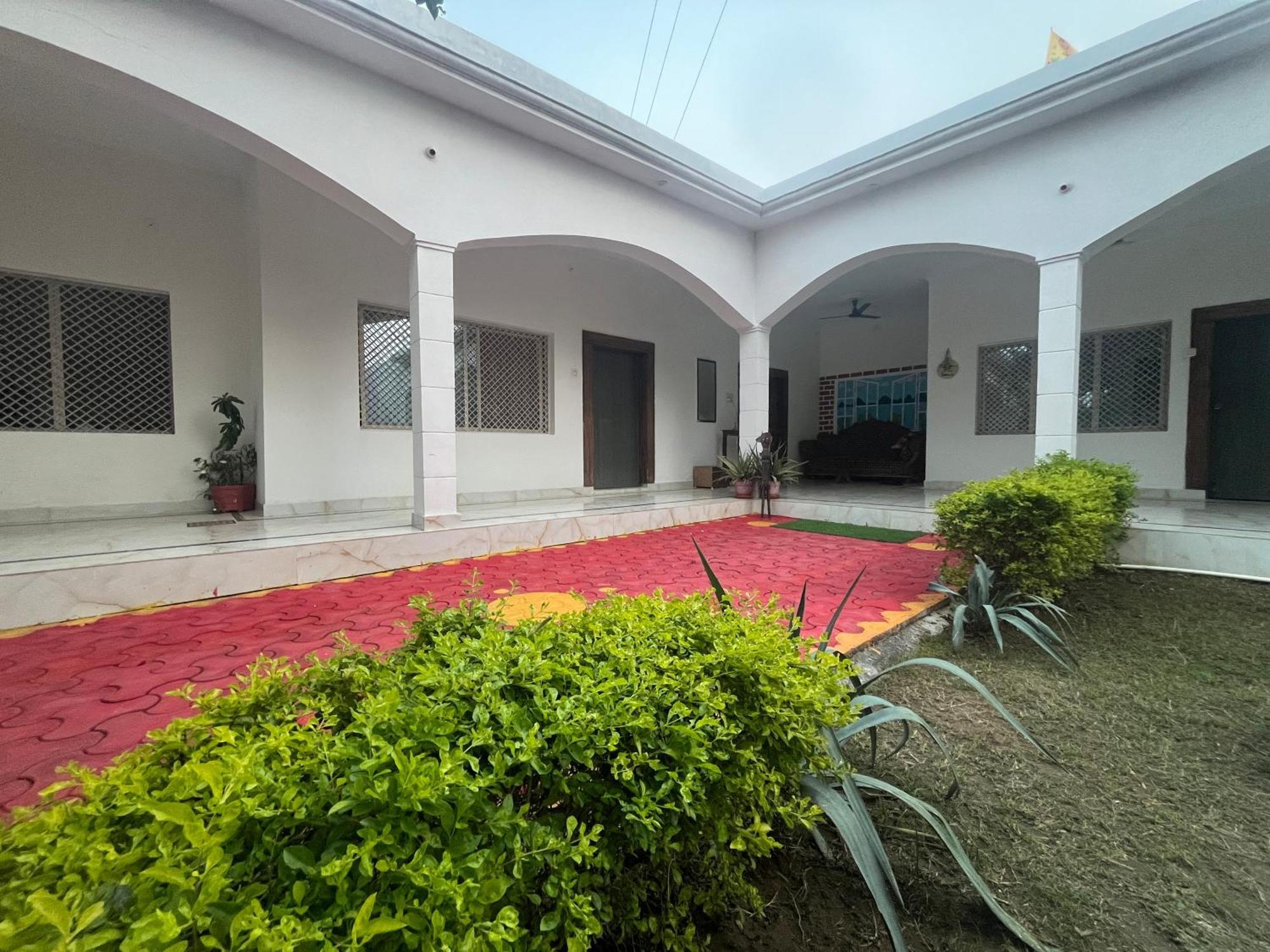 Sunrise Bed & Breakfast Khajurāho Dış mekan fotoğraf