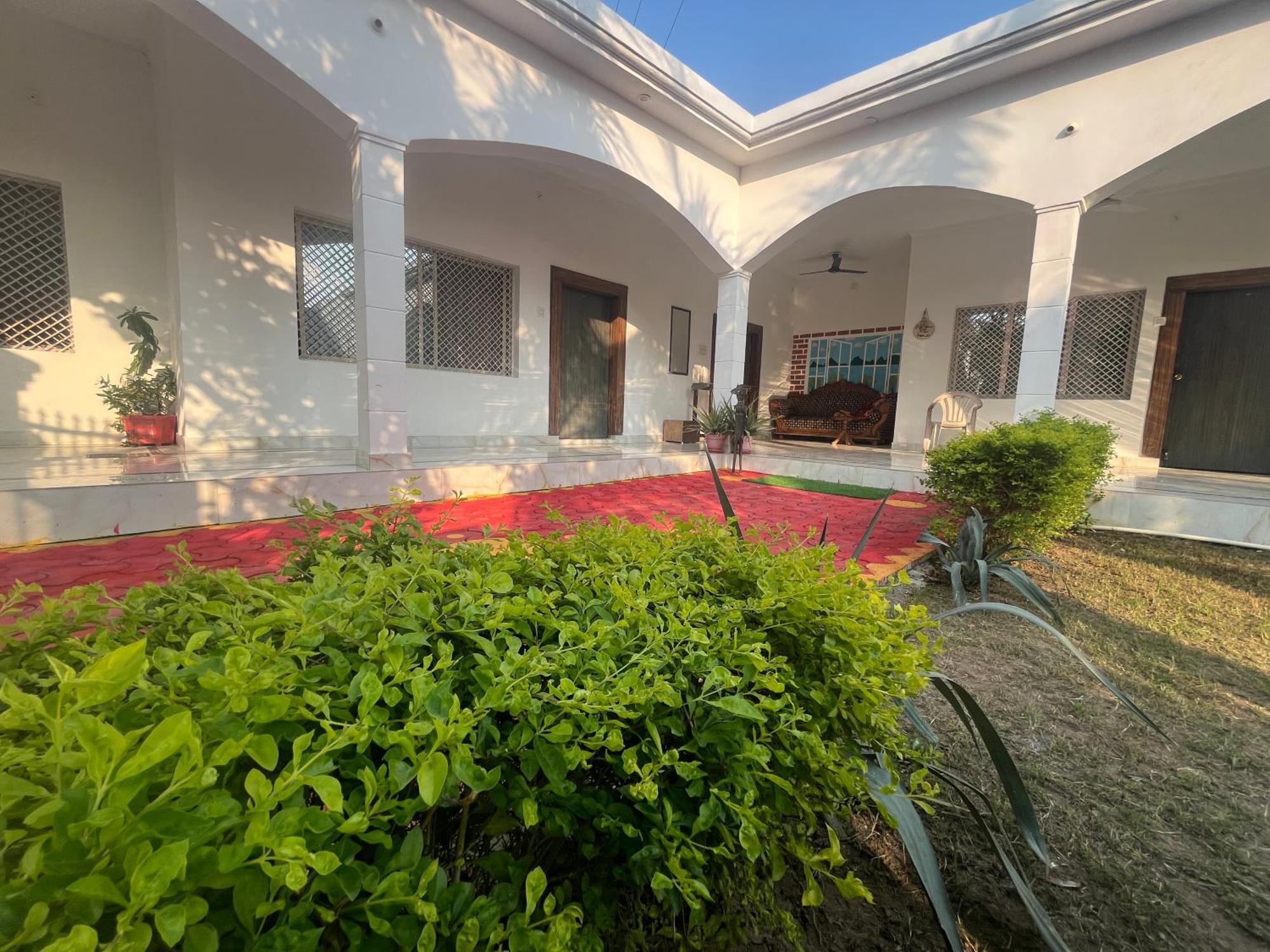 Sunrise Bed & Breakfast Khajurāho Dış mekan fotoğraf