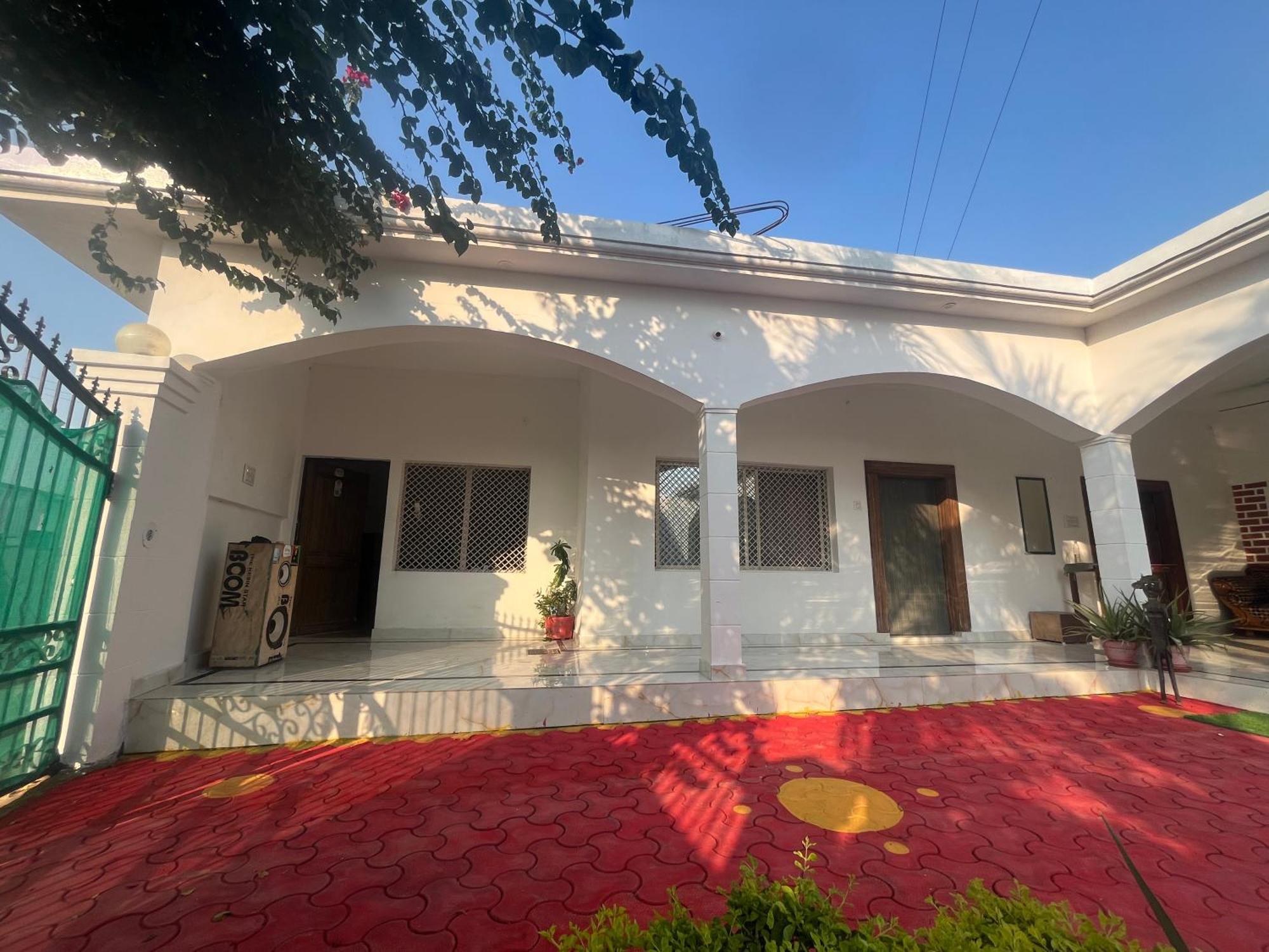 Sunrise Bed & Breakfast Khajurāho Dış mekan fotoğraf