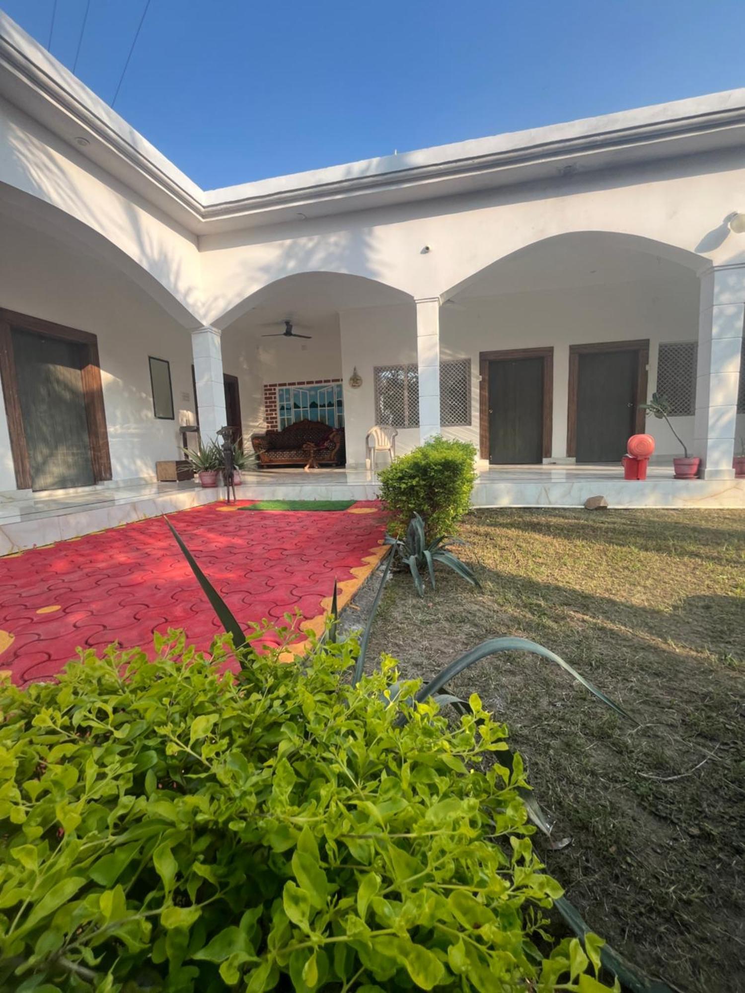 Sunrise Bed & Breakfast Khajurāho Dış mekan fotoğraf