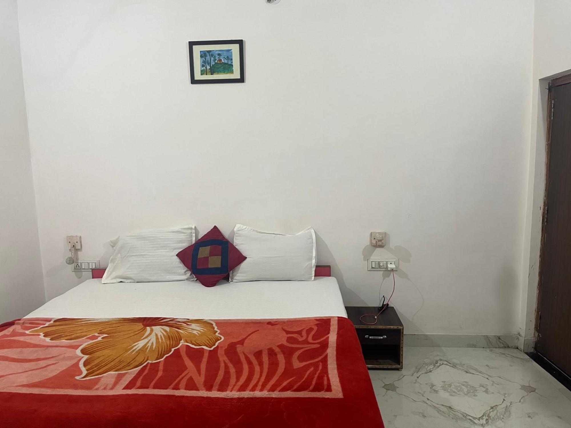 Sunrise Bed & Breakfast Khajurāho Dış mekan fotoğraf