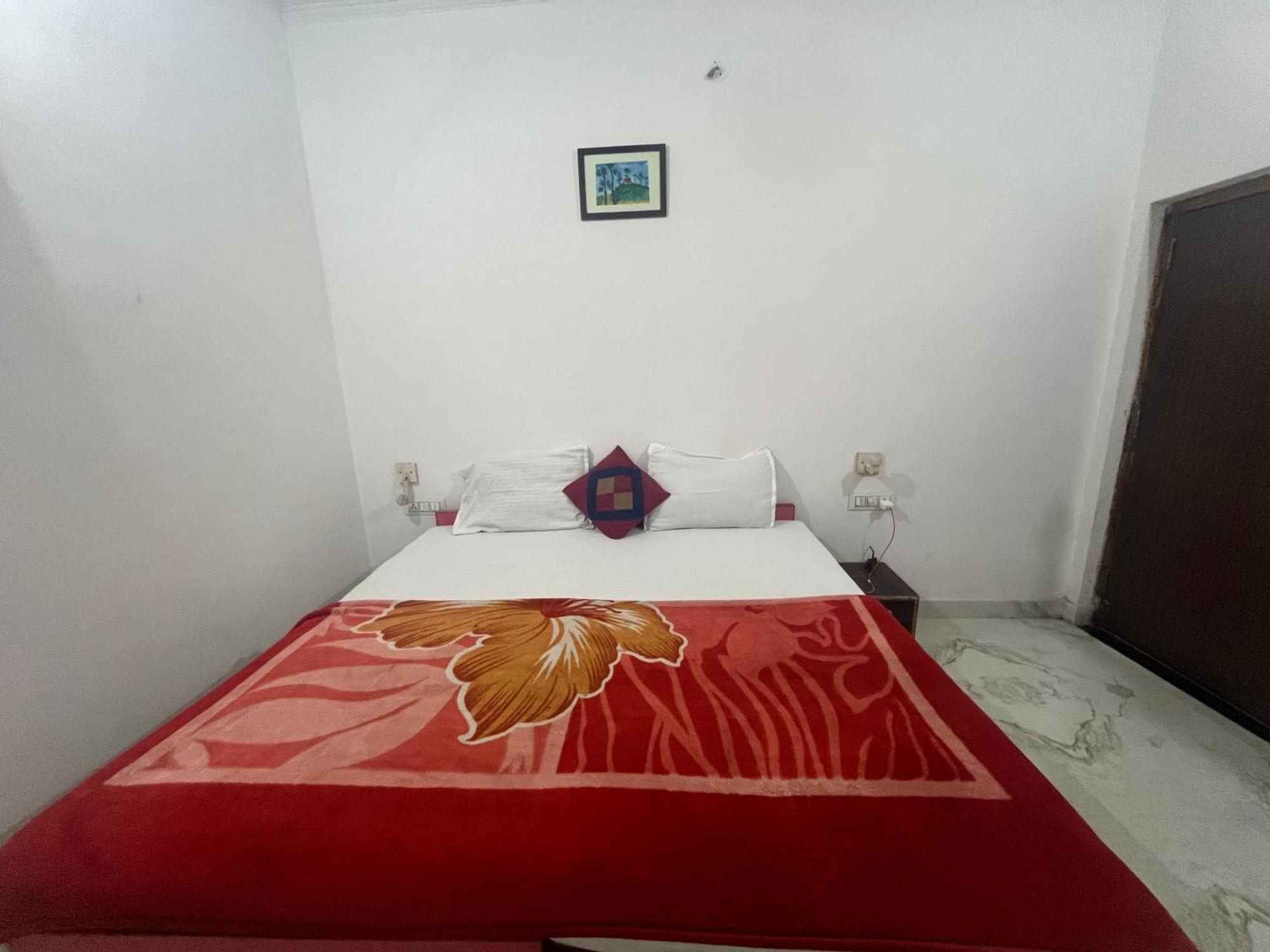 Sunrise Bed & Breakfast Khajurāho Dış mekan fotoğraf