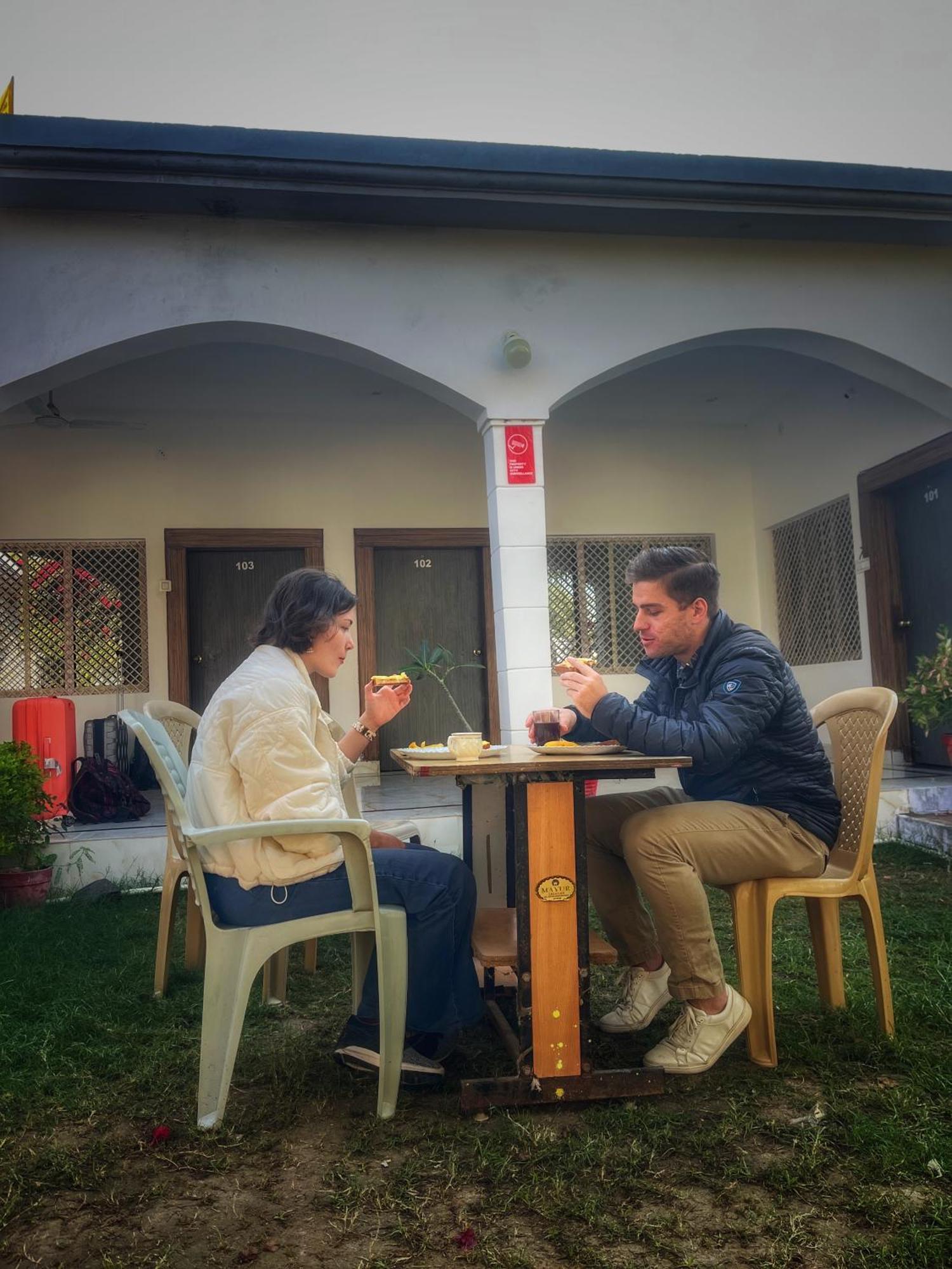 Sunrise Bed & Breakfast Khajurāho Dış mekan fotoğraf