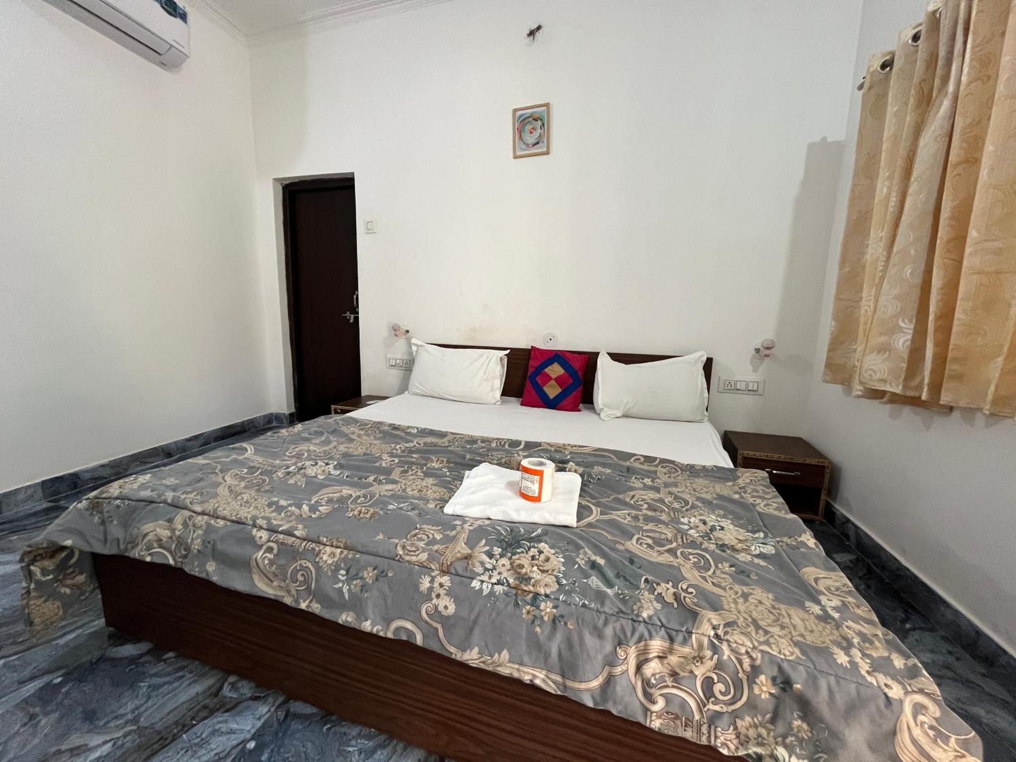 Sunrise Bed & Breakfast Khajurāho Dış mekan fotoğraf
