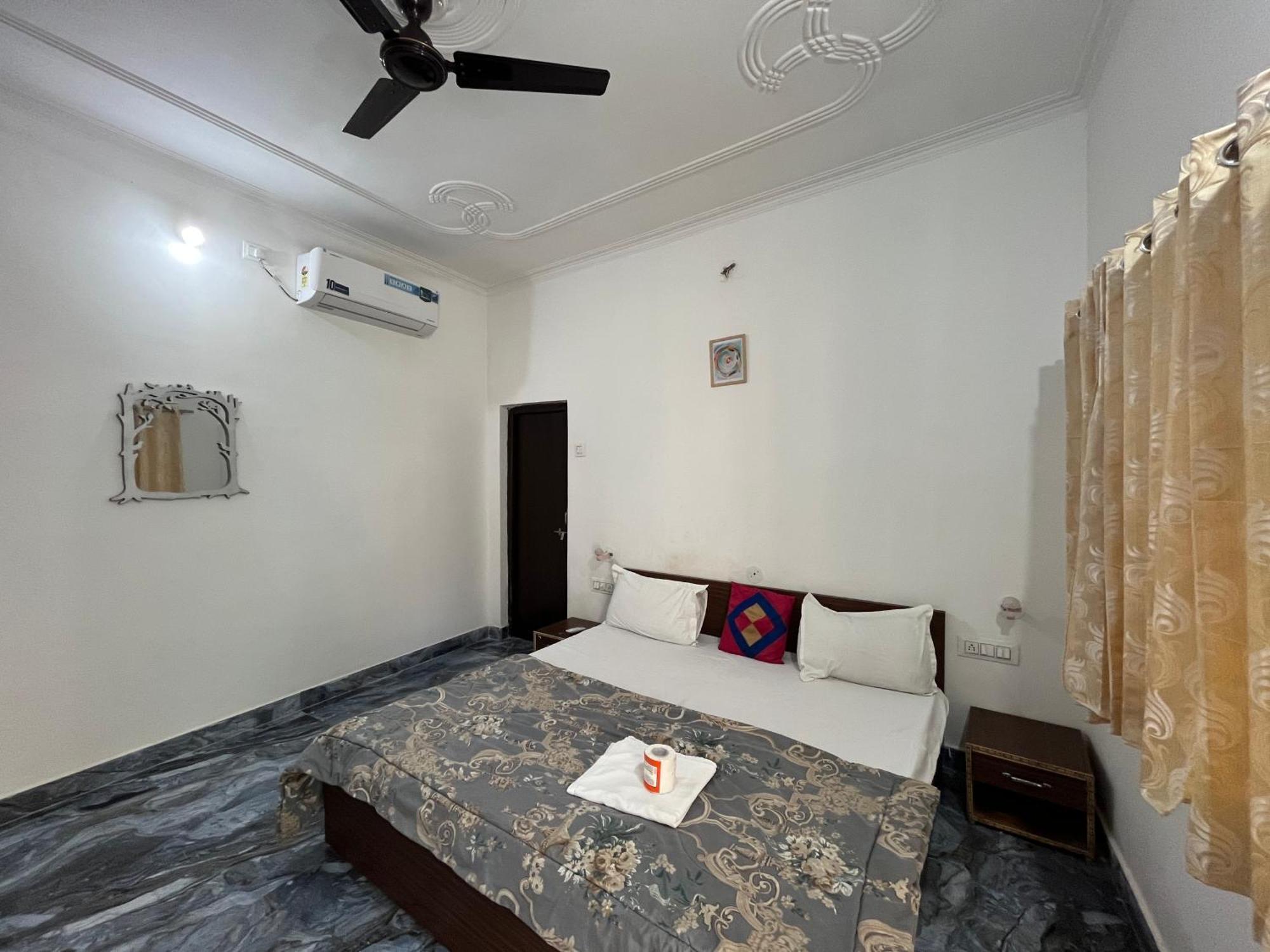 Sunrise Bed & Breakfast Khajurāho Dış mekan fotoğraf