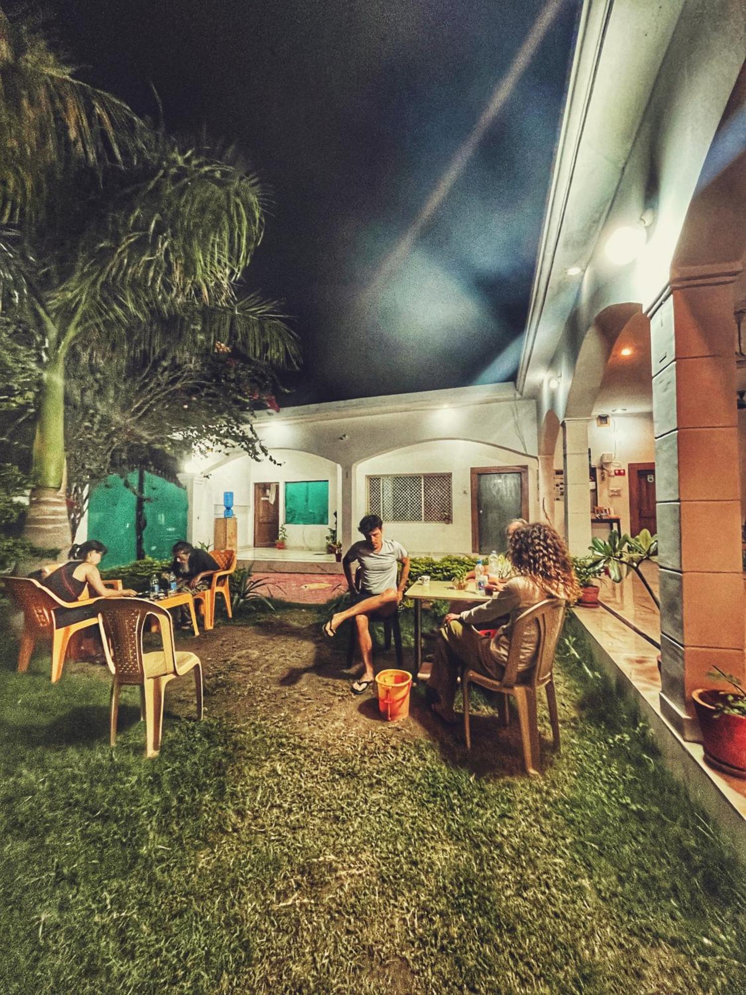 Sunrise Bed & Breakfast Khajurāho Dış mekan fotoğraf