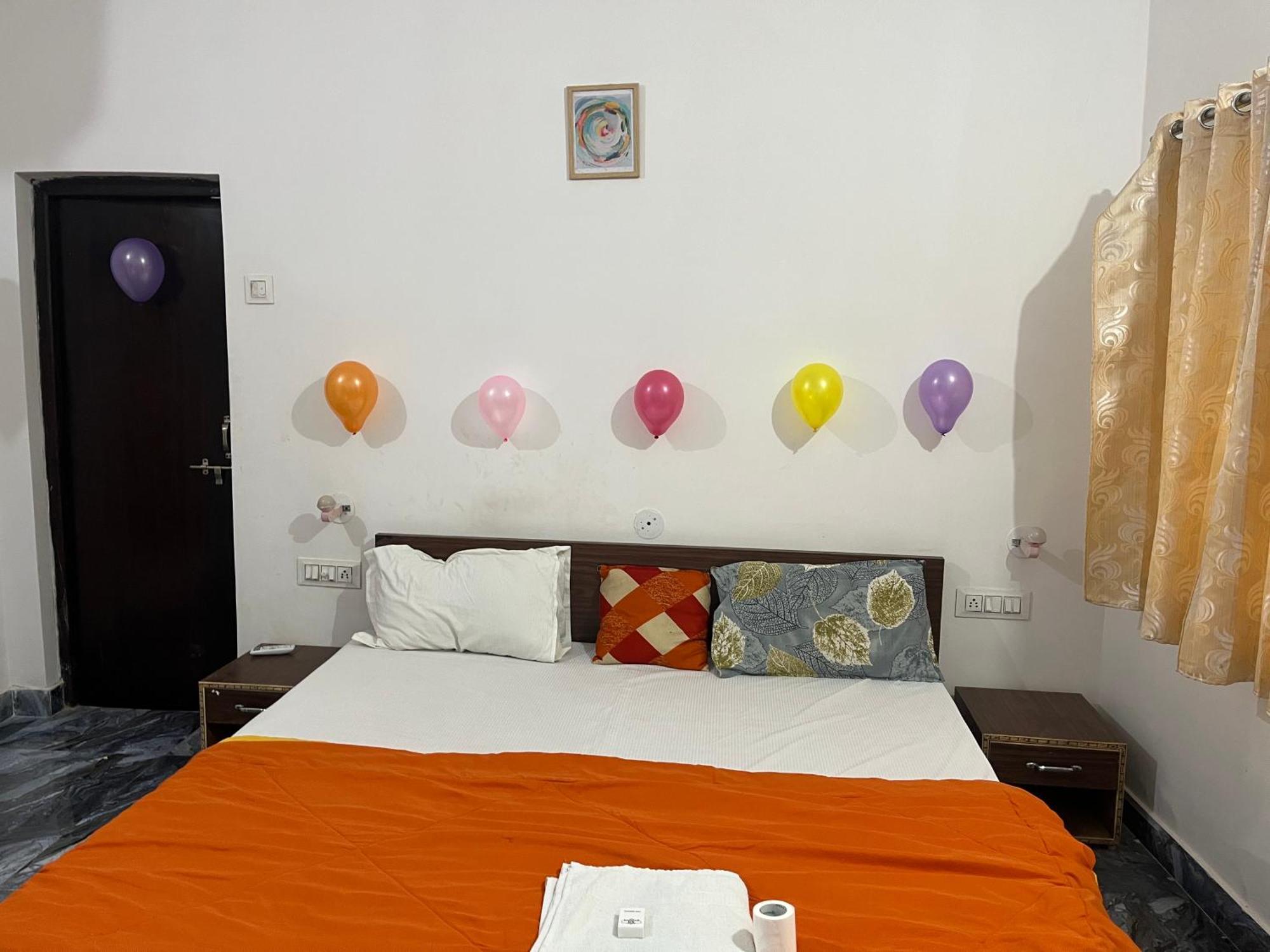 Sunrise Bed & Breakfast Khajurāho Dış mekan fotoğraf