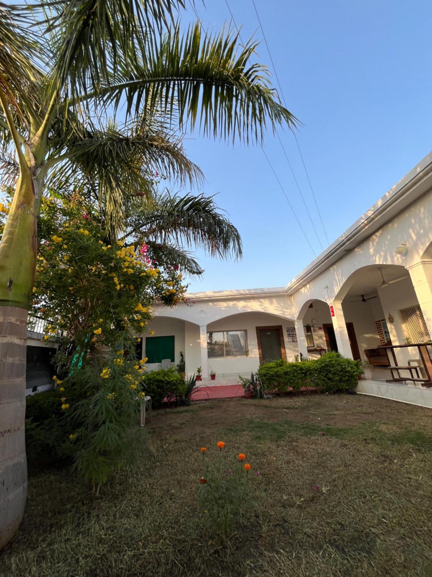 Sunrise Bed & Breakfast Khajurāho Dış mekan fotoğraf